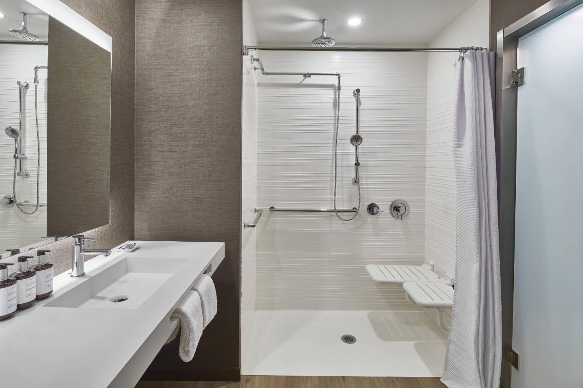 Ac By Marriott Atlanta Airport Gateway Hotel 4*